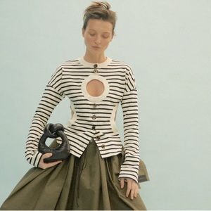 A.W.A.K.E Mode LONGSLEEVE BUTTON FRONT TOP WITH CUT-OUTS WHITE NAVY STRIPE M